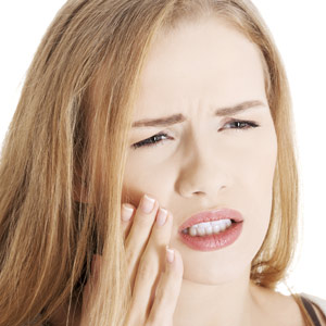 3WaystoStoporReducePainfulToothSensitivity